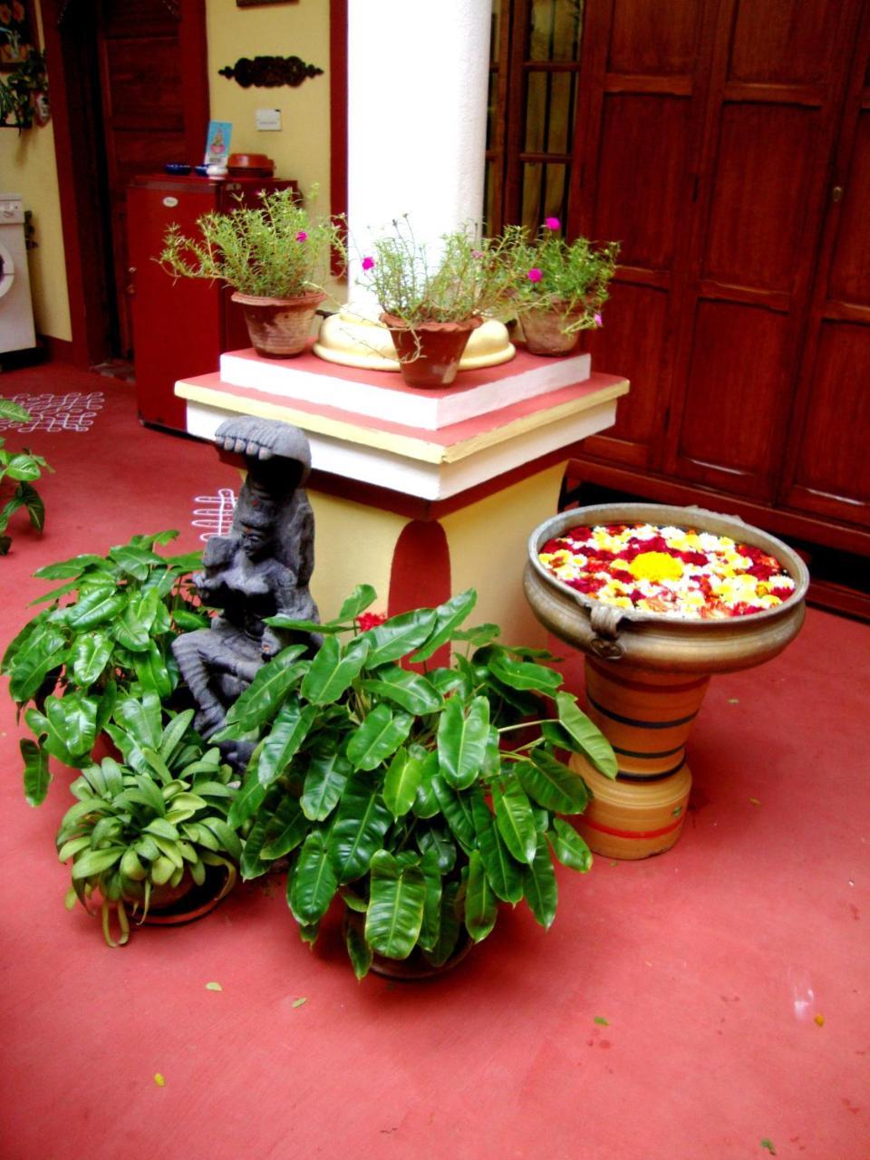 Patricia Guest House Pondicherry Exteriör bild